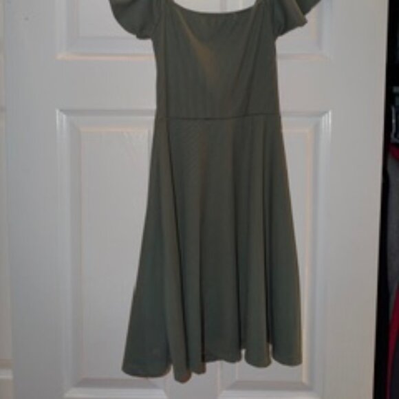 Dress - Picture 2 of 2